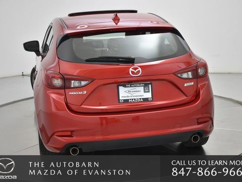 Used 2018 MAZDA MAZDA3 Grand Touring w/ Premium Equipment Package FWD image 11