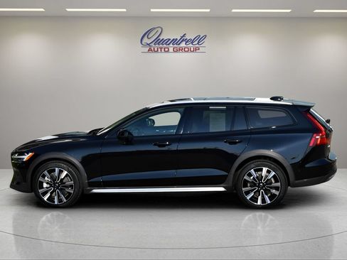Certified 2025 Volvo V60 B5 Cross Country Ultra AWD/4WD image 7
