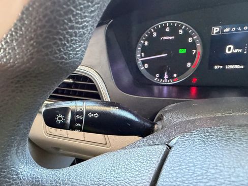 Used 2015 Hyundai Sonata SE FWD image 12
