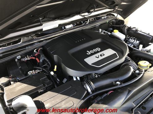 Used 2018 Jeep Wrangler Sport AWD/4WD image 22