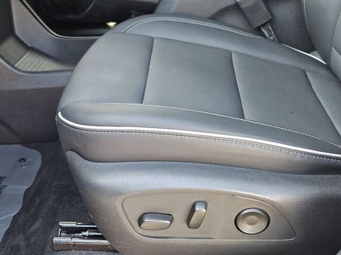 Used 2025 Buick Enclave Preferred image 33