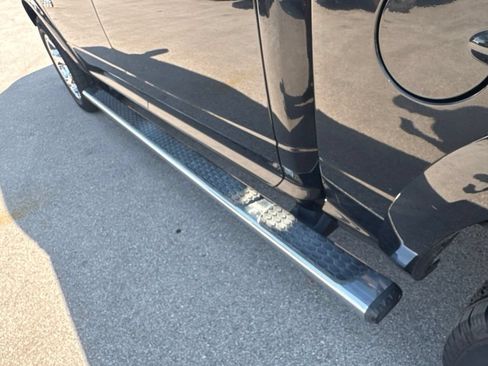 Used 2018 RAM 1500 Laramie AWD/4WD image 35