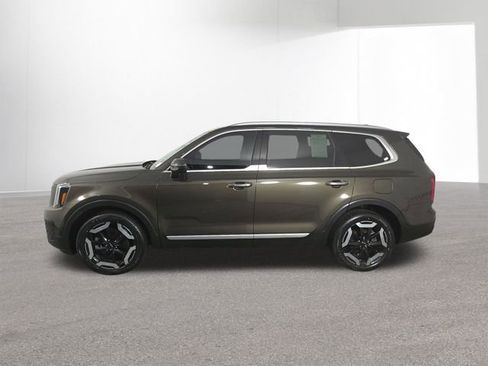 Used 2023 Kia Telluride S w/ S Sunroof Package image 14