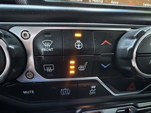 Used 2021 Jeep Wrangler Unlimited Sahara w/ Cold Weather Group image 8