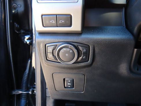 Used 2016 Ford F150 Lariat image 27