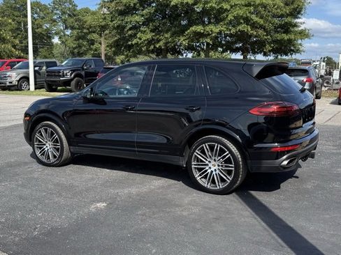 Used 2017 Porsche Cayenne Platinum Edition image 5