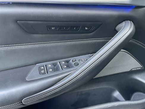 Used 2018 BMW M550i xDrive image 31