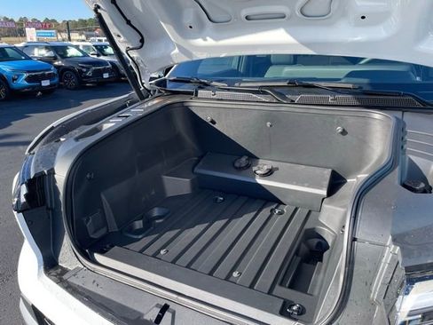 New 2025 Chevrolet Silverado EV LT image 6