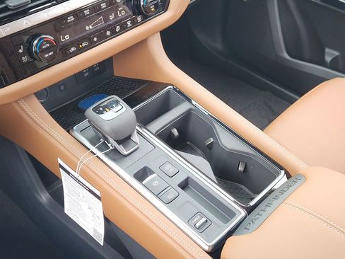 New 2026 Nissan Pathfinder Platinum FWD image 15
