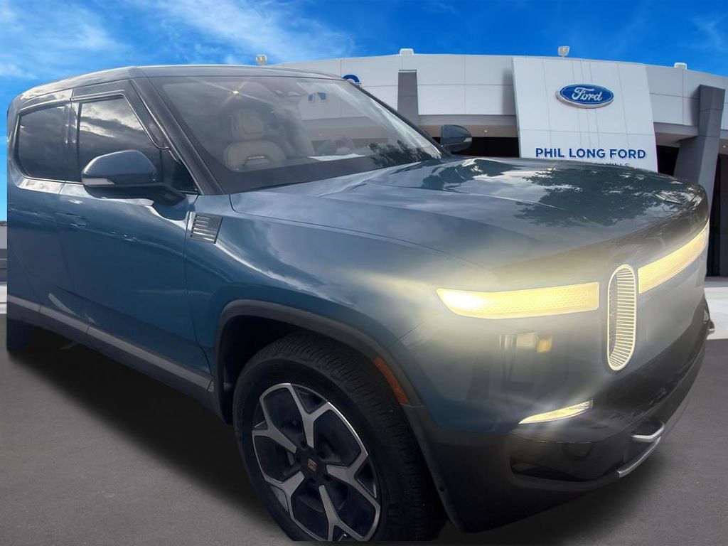 Used 2023 Rivian R1T Adventure Dual AWD/4WD image 3