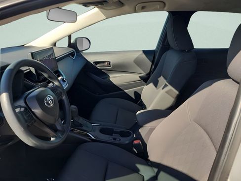Used 2025 Toyota Corolla LE image 17