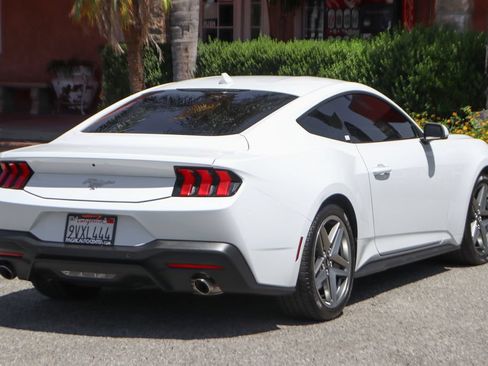 Used 2025 Ford Mustang Coupe RWD image 8