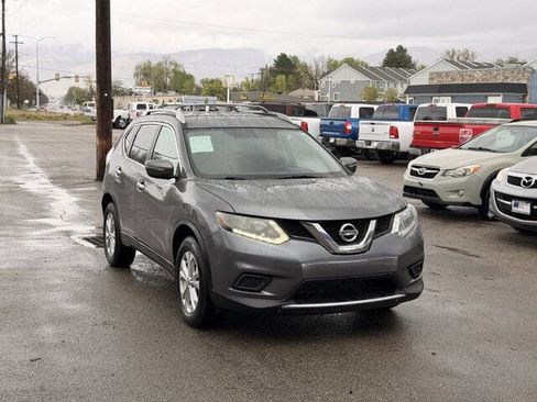 Used 2015 Nissan Rogue SV w/ SV Family Package AWD/4WD image 2