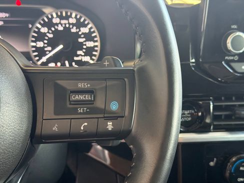 Used 2025 Nissan Pathfinder SV AWD/4WD image 23