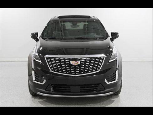 Used 2025 Cadillac XT5 Premium Luxury w/ Technology Package AWD/4WD image 2