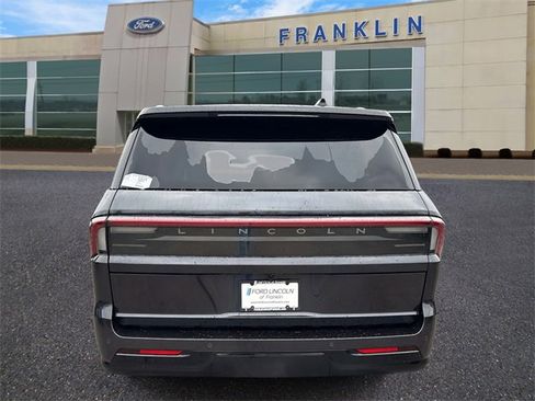 New 2025 Lincoln Navigator L Reserve image 6