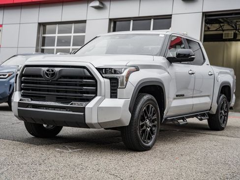 Used 2025 Toyota Tundra Limited image 3