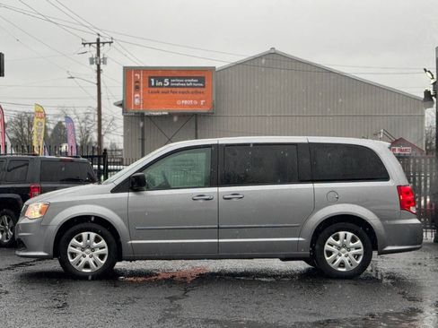 Used 2017 Dodge Grand Caravan SE w/ Power Window Group image 16