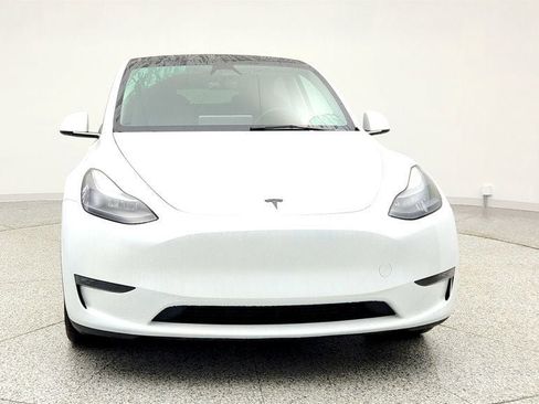 Used 2023 Tesla Model Y Long Range image 2
