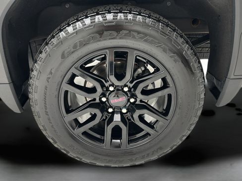 Used 2024 GMC Sierra 1500 Elevation w/ Elevation Premium Package AWD/4WD image 11
