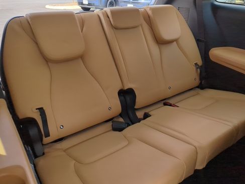 Used 2022 Kia Carnival LX FWD image 26
