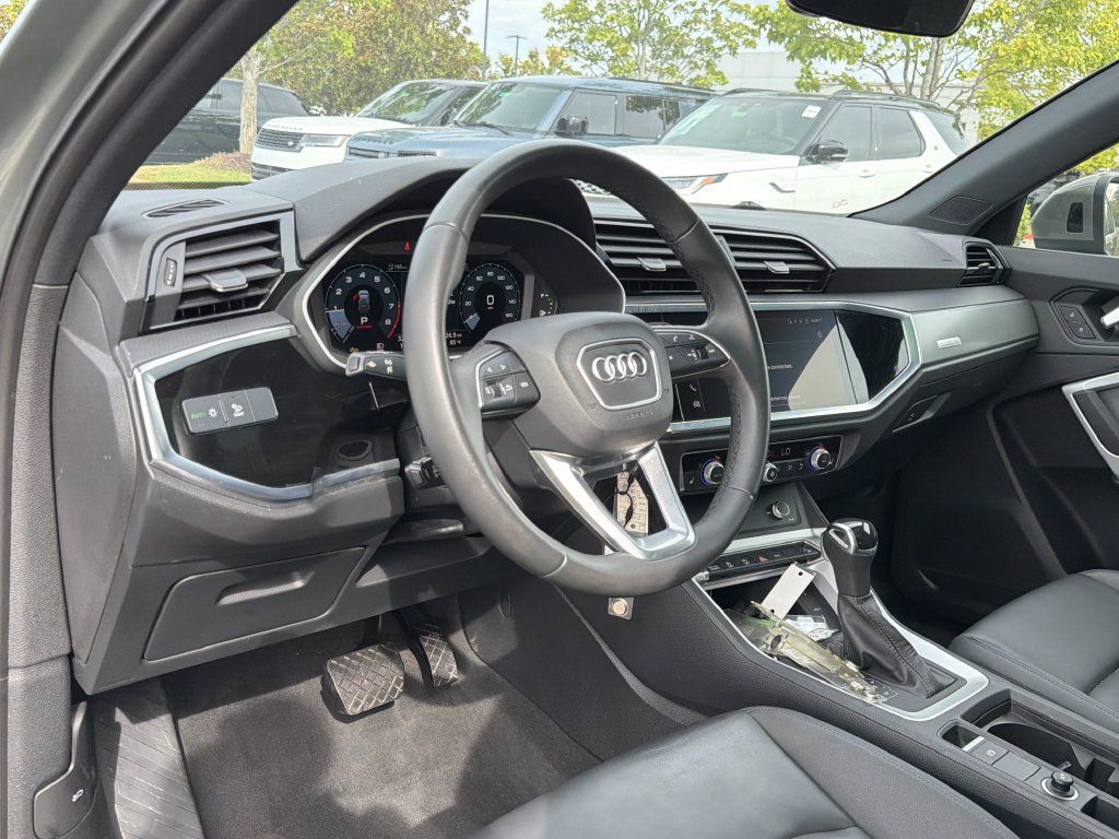Used 2025 Audi Q3 2.0T Premium AWD/4WD image 10