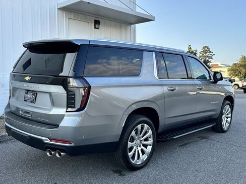 Used 2025 Chevrolet Suburban Premier image 31
