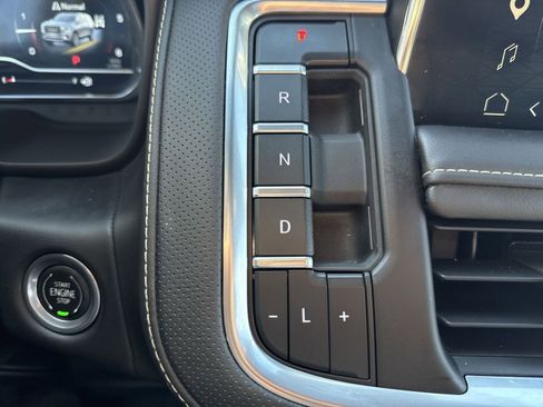 Used 2022 GMC Yukon SLT w/ SLT Premium Package image 20