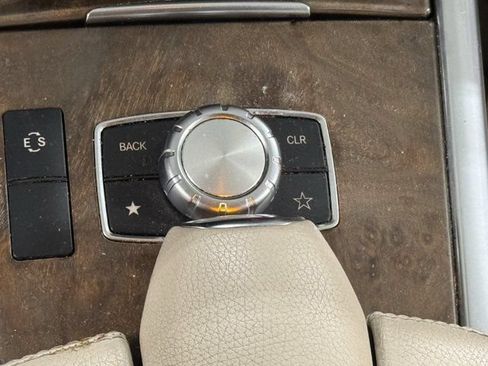 Used 2014 Mercedes-Benz E 350 4MATIC Sedan image 13