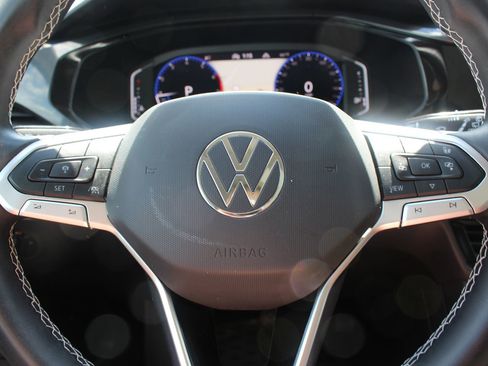 Used 2022 Volkswagen Taos SEL image 22