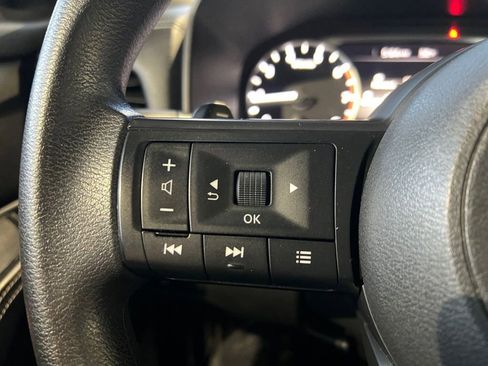 Used 2024 Nissan Rogue SV image 26