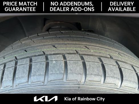 Used 2018 GMC Yukon Denali image 12