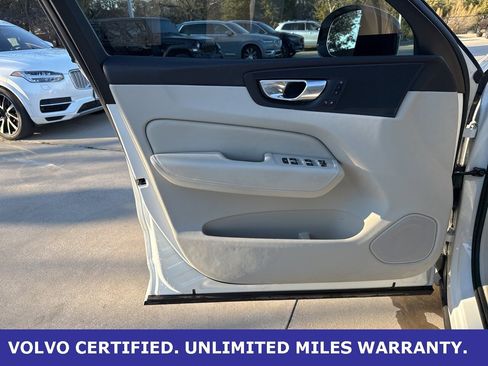 Used 2024 Volvo XC60 B5 Core w/ Protection Package Premier image 17