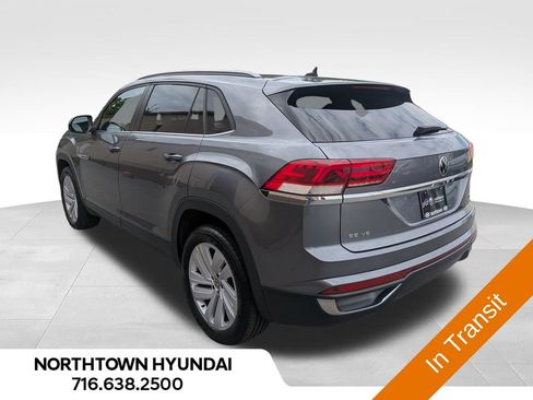 Used 2020 Volkswagen Atlas Cross Sport SE w/ Panoramic Sunroof Package AWD/4WD image 4