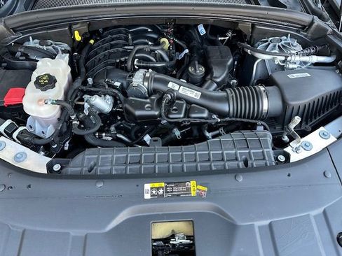 Used 2024 Jeep Grand Cherokee Limited image 34