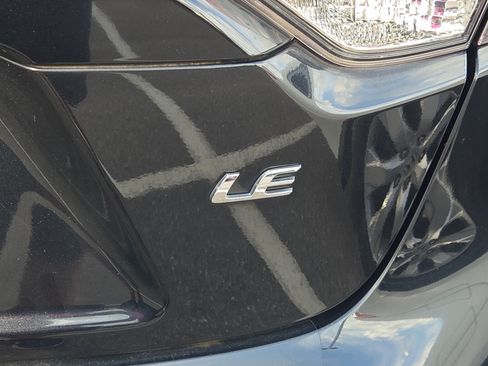 Used 2021 Toyota Corolla LE FWD image 6