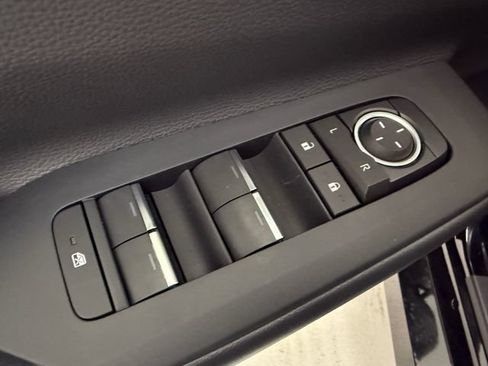 New 2026 Toyota Prius Plug-In Hybrid FWD image 28