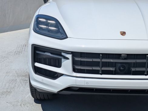New 2025 Porsche Cayenne E-Hybrid image 12