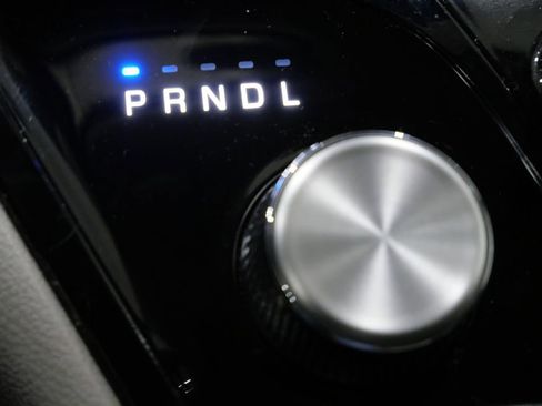 Used 2023 Chrysler Pacifica Touring-L FWD image 24