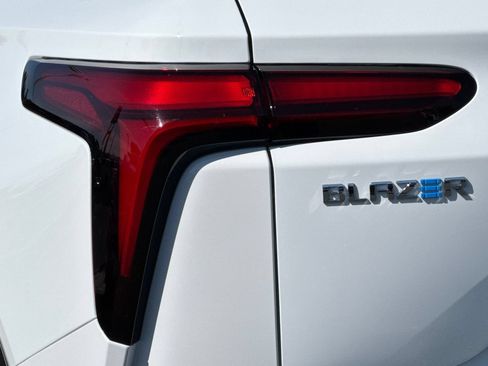 Used 2026 Chevrolet Blazer EV LT FWD image 43