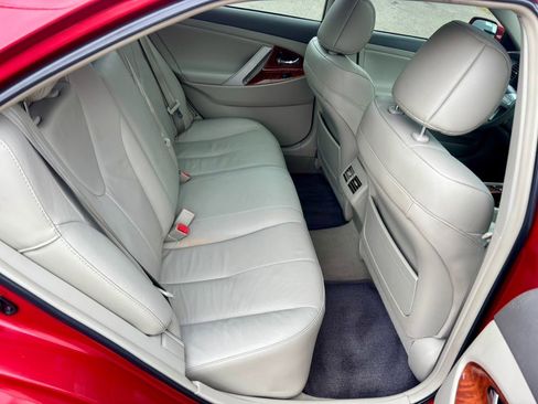 Used 2011 Toyota Camry LE image 15