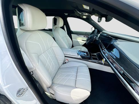 New 2026 BMW 760i xDrive w/ Executive Package AWD/4WD image 22