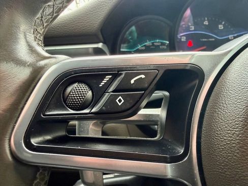 Used 2018 Porsche Macan AWD/4WD image 27