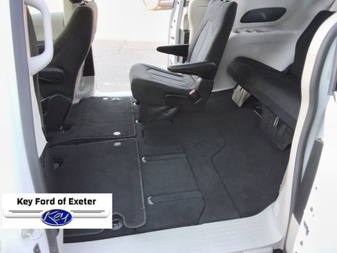 Used 2023 Chrysler Voyager LX FWD image 25