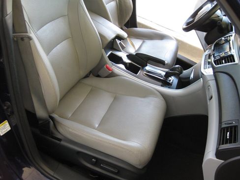 Used 2013 Honda Accord EX-L image 32