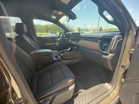 Used 2025 GMC Canyon AT4 AWD/4WD image 23