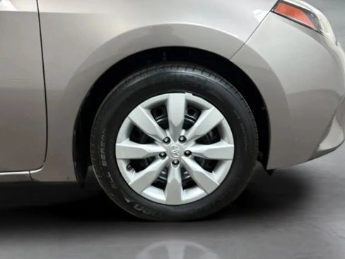 Used 2015 Toyota Corolla LE FWD image 25