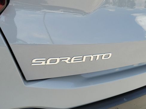 Used 2025 Kia Sorento S w/ Panoramic Sunroof Package FWD image 33