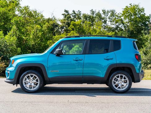 Used 2022 Jeep Renegade Latitude AWD/4WD image 4