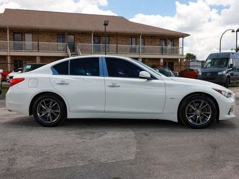Used 2017 INFINITI Q50 Signature Edition w/ All Weather Package (L93) RWD image 16